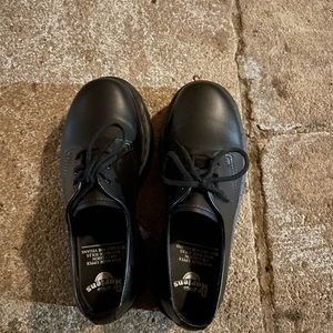 DOC MARTENS VEGAN 1461 MONO FELIX PLATFORM SHOES!!
NEW - SIZE 6